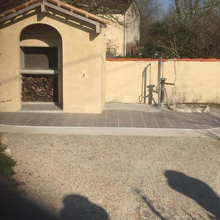Superbe Gite A La Campagne Dans Le Bordelais Saint-Vivien-de-Blaye 外观 照片
