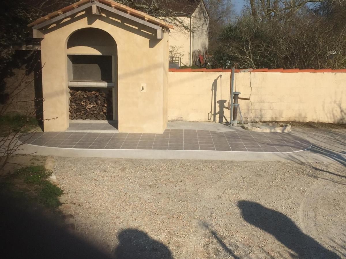 Superbe Gite A La Campagne Dans Le Bordelais Saint-Vivien-de-Blaye 外观 照片